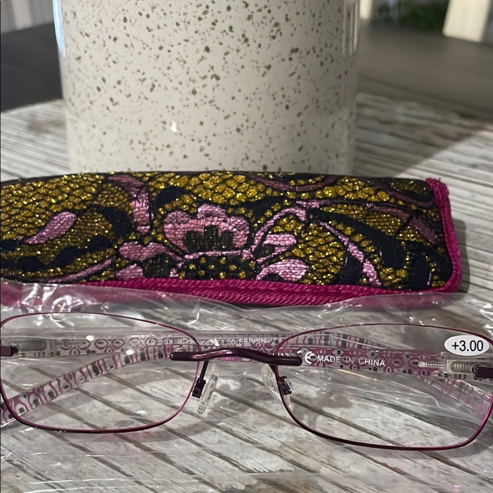 Elegant Pink and Gold Reading Glasses with Case